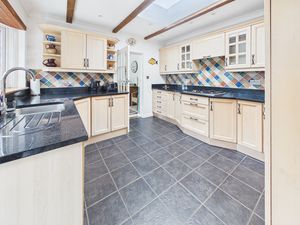 KITCHEN- click for photo gallery